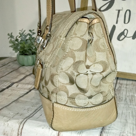 💛 Coach Hamptons Khaki Tan Signature Canvas Turnlock Shoulder Bag Shopper Tote - Picture 4 of 10